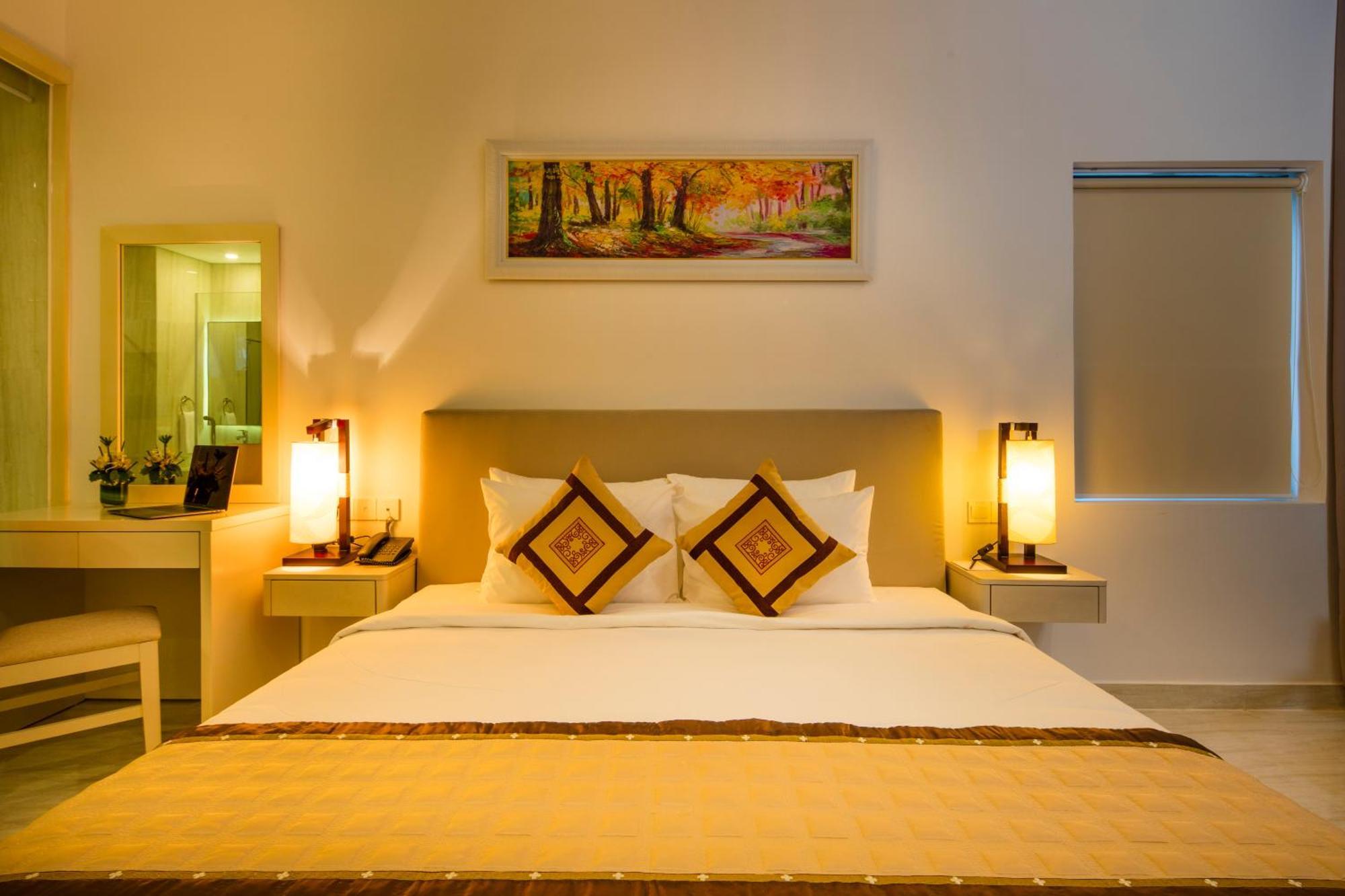 Diamond Bay Condotel Апарт-отель Нячанг